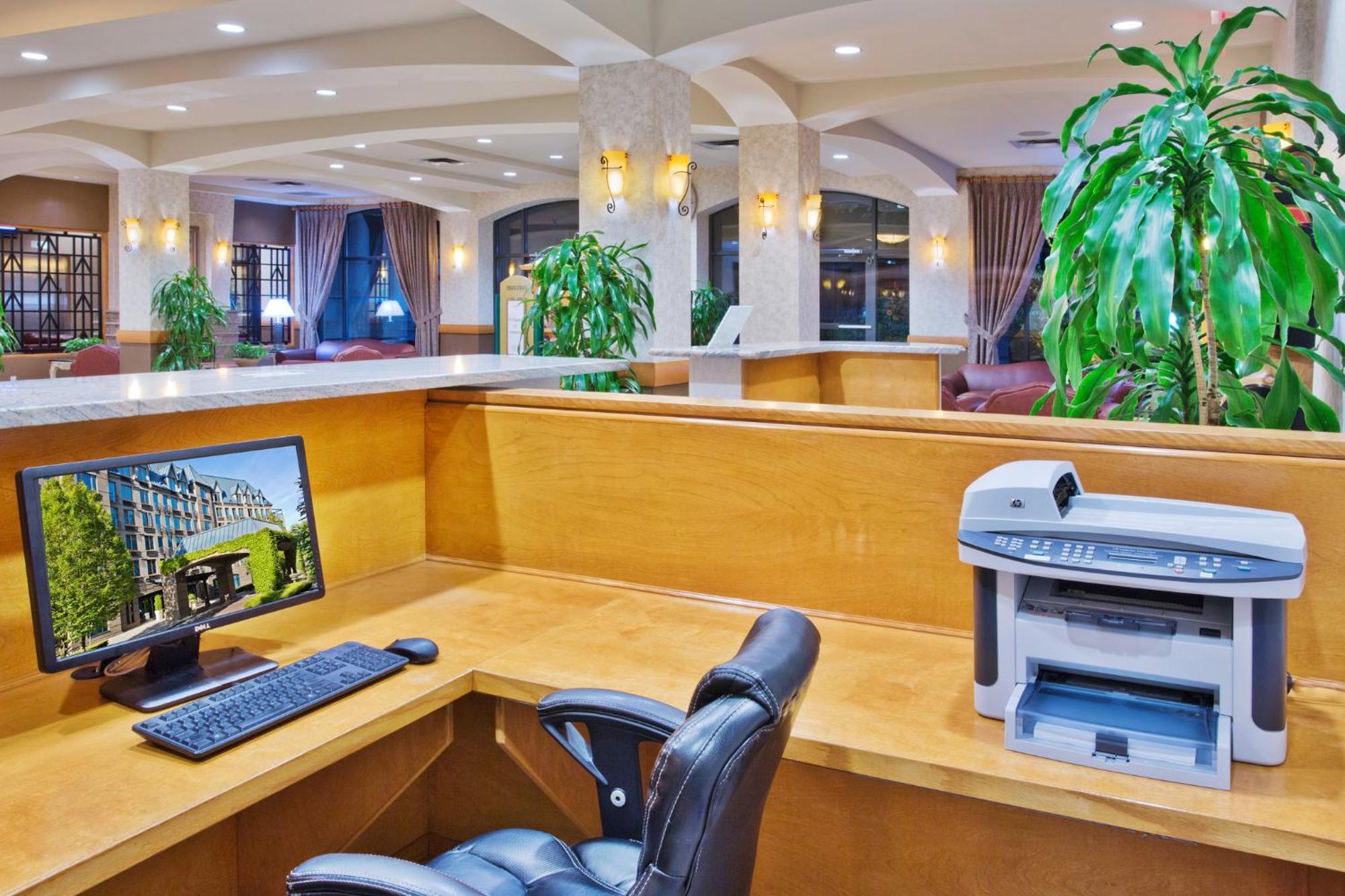 Holiday Inn & Suites North Vancouver By Ihg Exterior foto