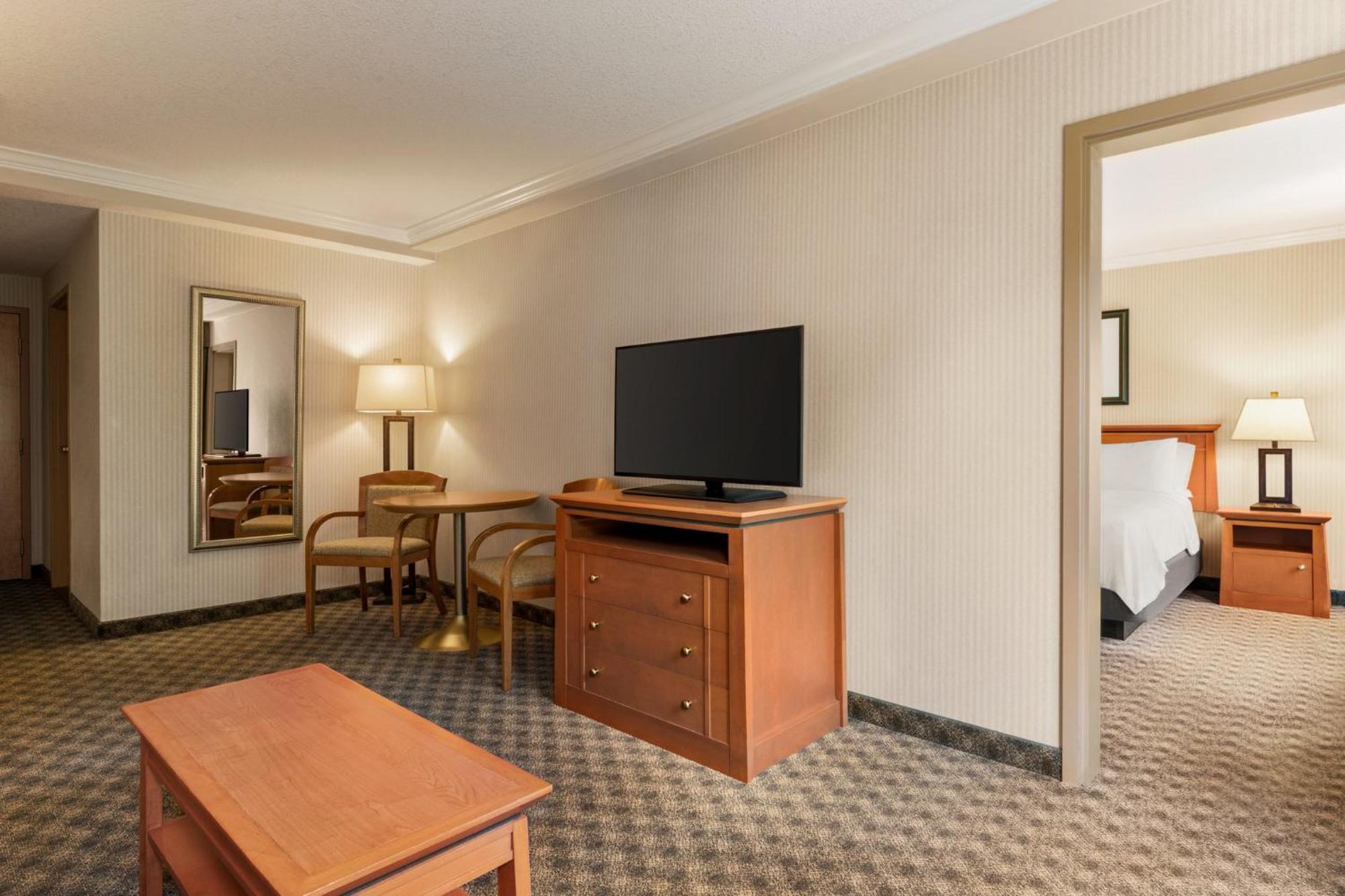 Holiday Inn & Suites North Vancouver By Ihg Exterior foto