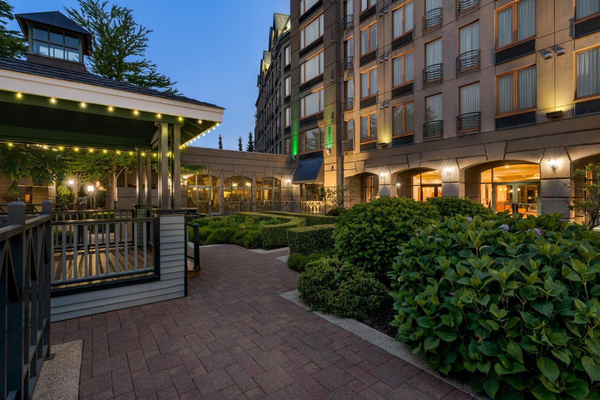 Holiday Inn & Suites North Vancouver By Ihg Exterior foto