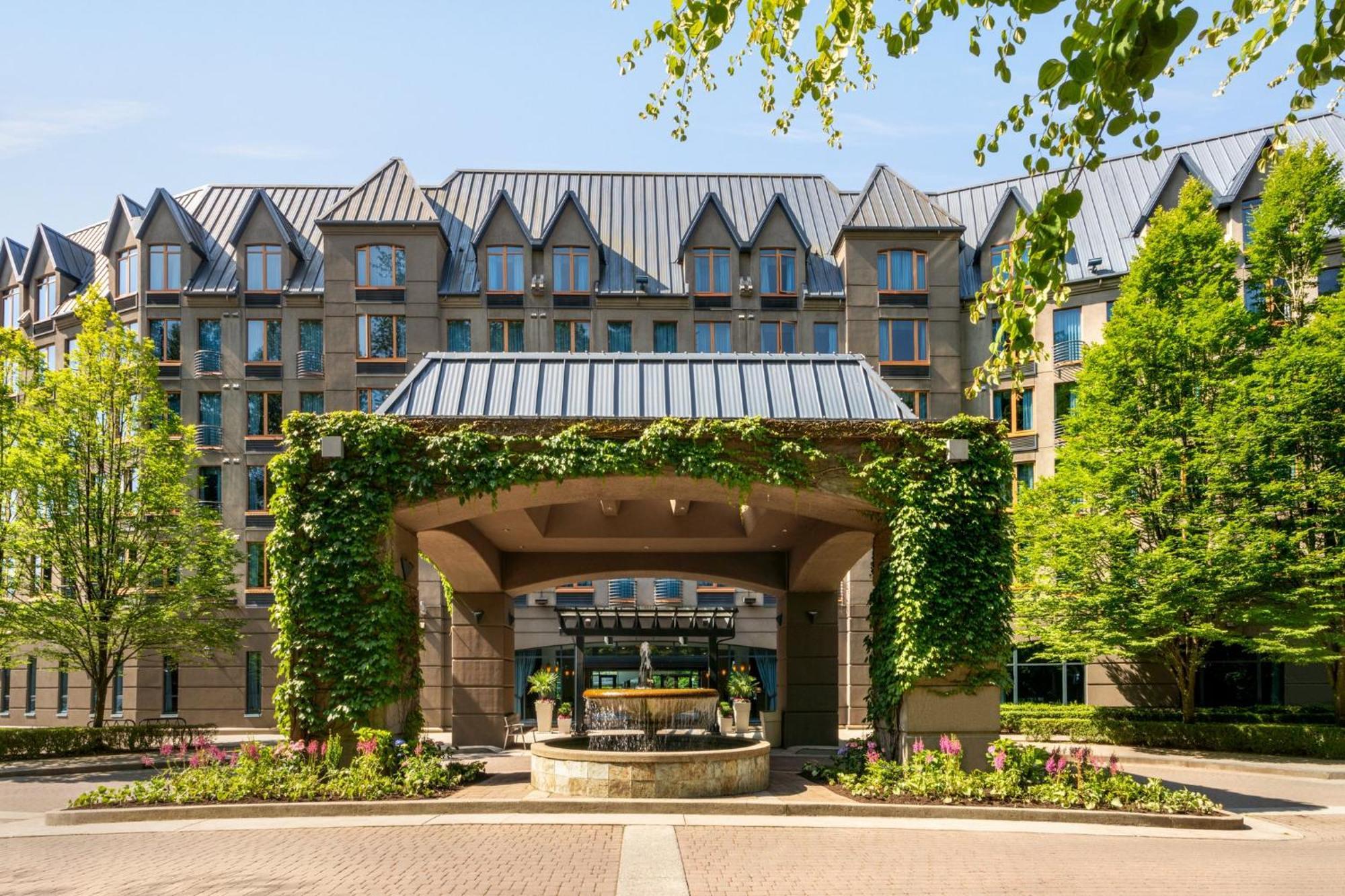 Holiday Inn & Suites North Vancouver By Ihg Exterior foto