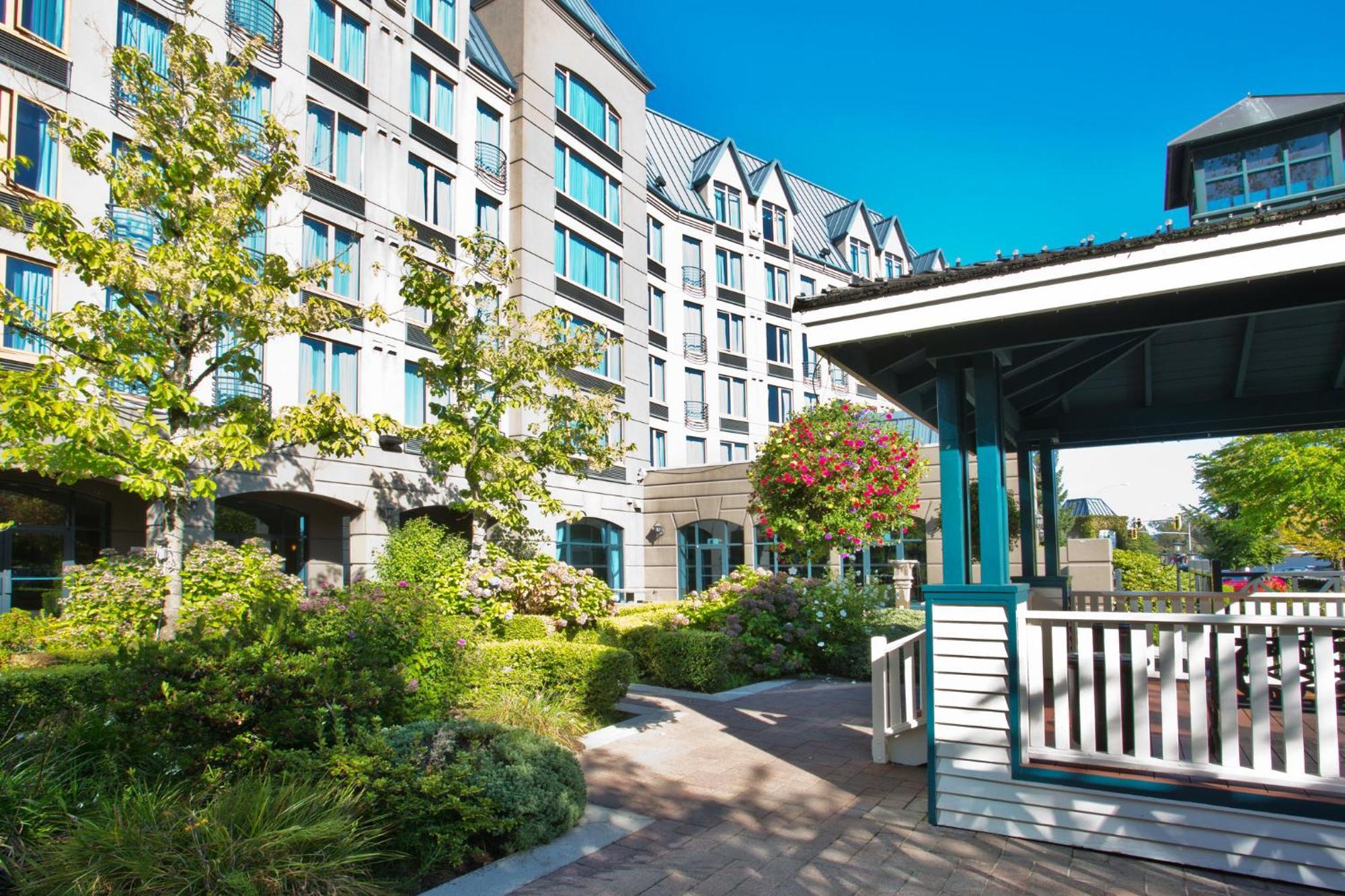 Holiday Inn & Suites North Vancouver By Ihg Exterior foto