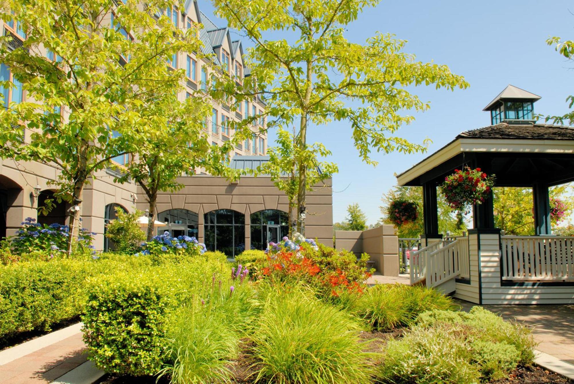 Holiday Inn & Suites North Vancouver By Ihg Exterior foto