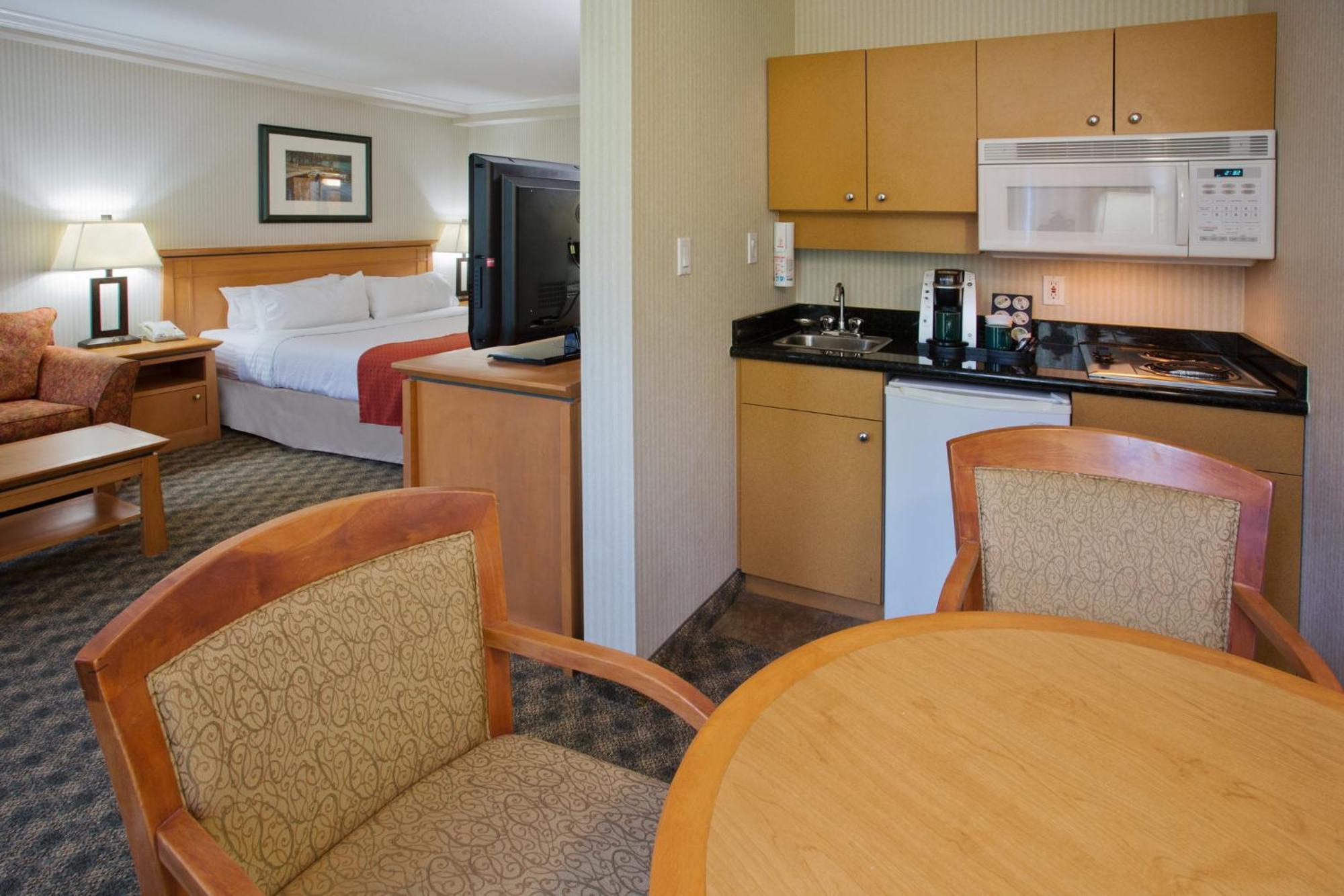 Holiday Inn & Suites North Vancouver By Ihg Exterior foto